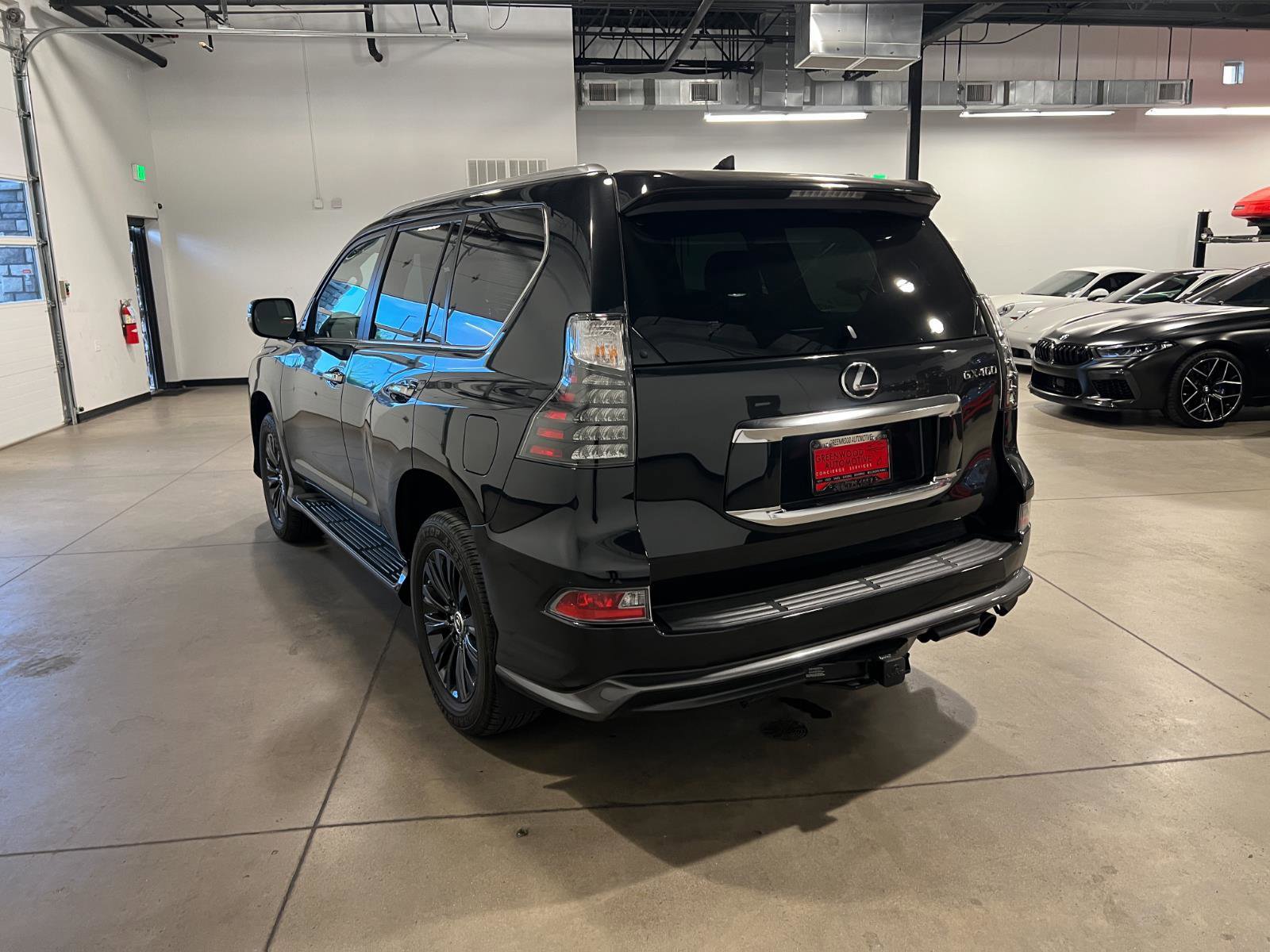 Used 2023 Lexus GX 460 Luxury w/ Sport Design Package AWD/4WD image 5