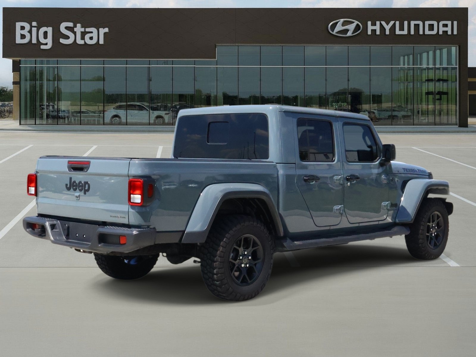 Used 2025 Jeep Gladiator Sport AWD/4WD image 4