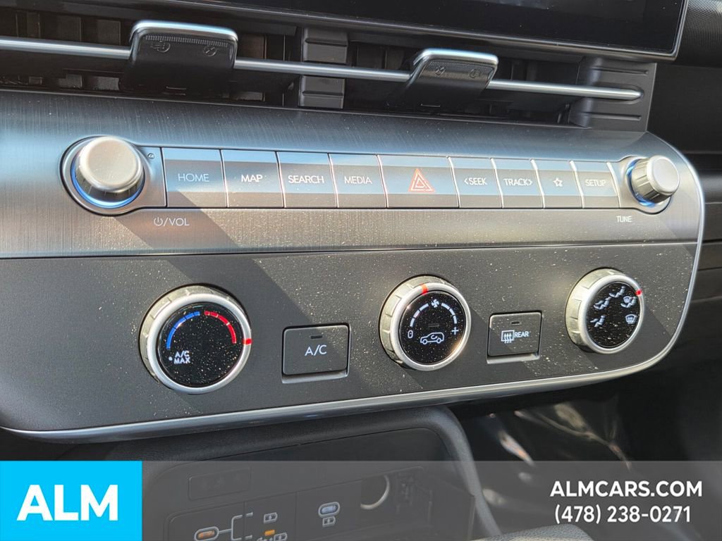 Used 2025 Hyundai Kona SE image 19