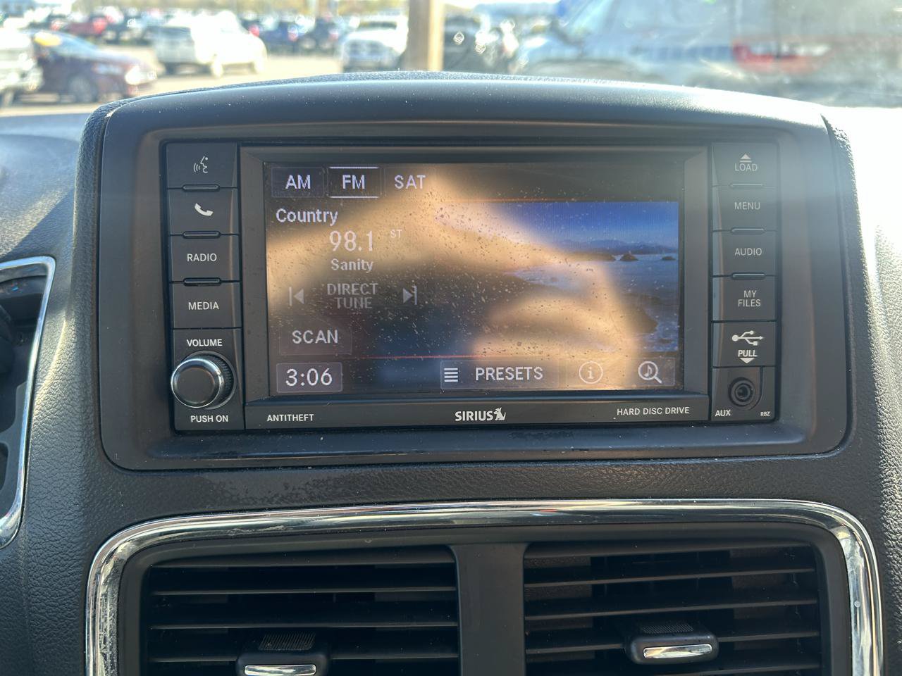 Used 2019 Dodge Grand Caravan SXT FWD image 21