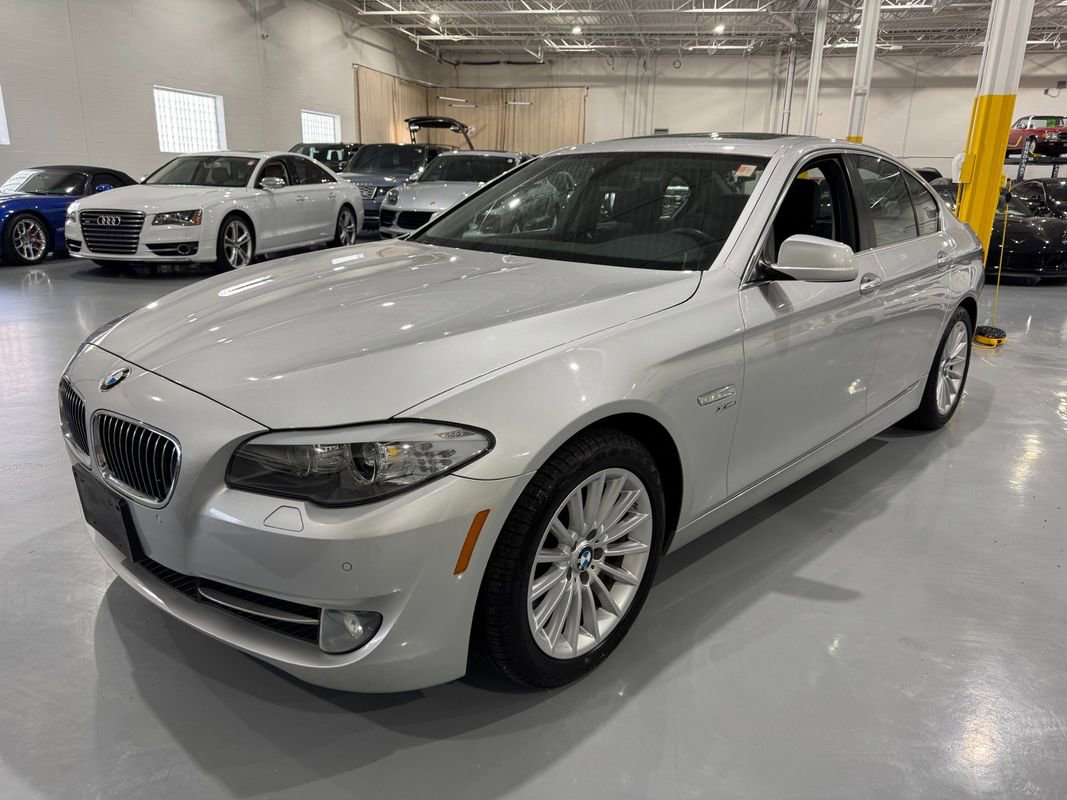 Used 2011 BMW 535i xDrive Sedan image 3