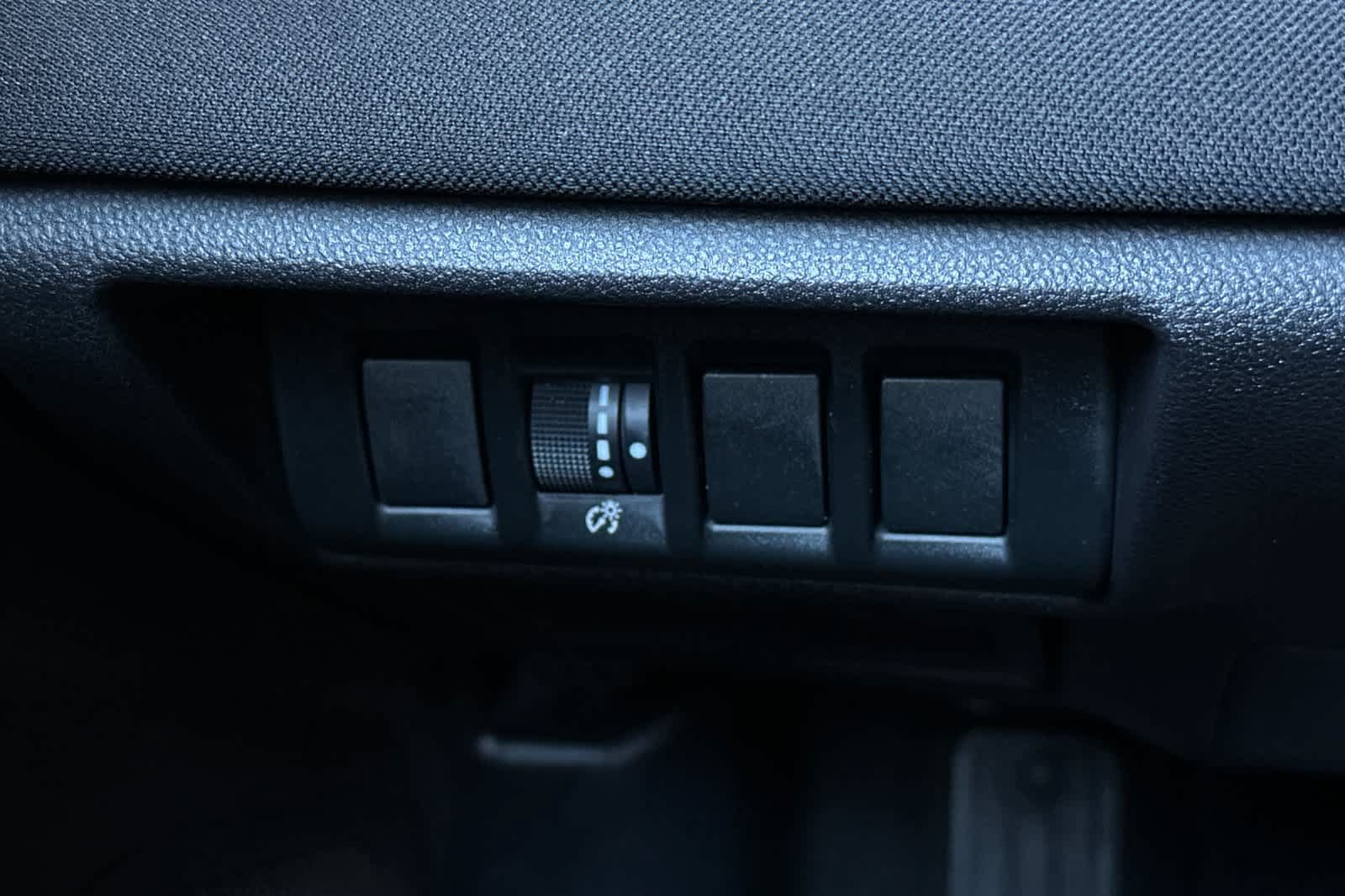 Used 2024 Subaru Outback Premium AWD/4WD image 29