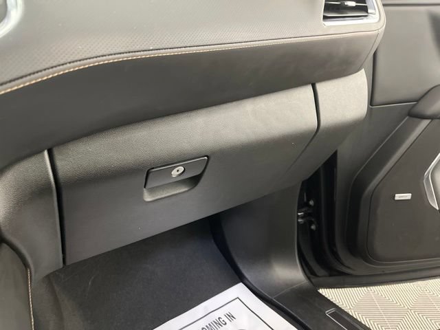 Used 2024 GMC Yukon XL AT4 w/ Technology Package AWD/4WD image 39