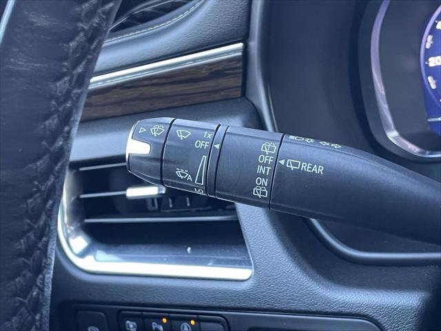 Used 2023 Chevrolet Suburban Premier w/ Advanced Technology Package image 21