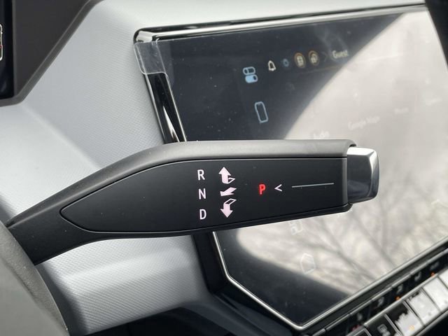 New 2027 Chevrolet Bolt LT w/ Comfort Package FWD image 31