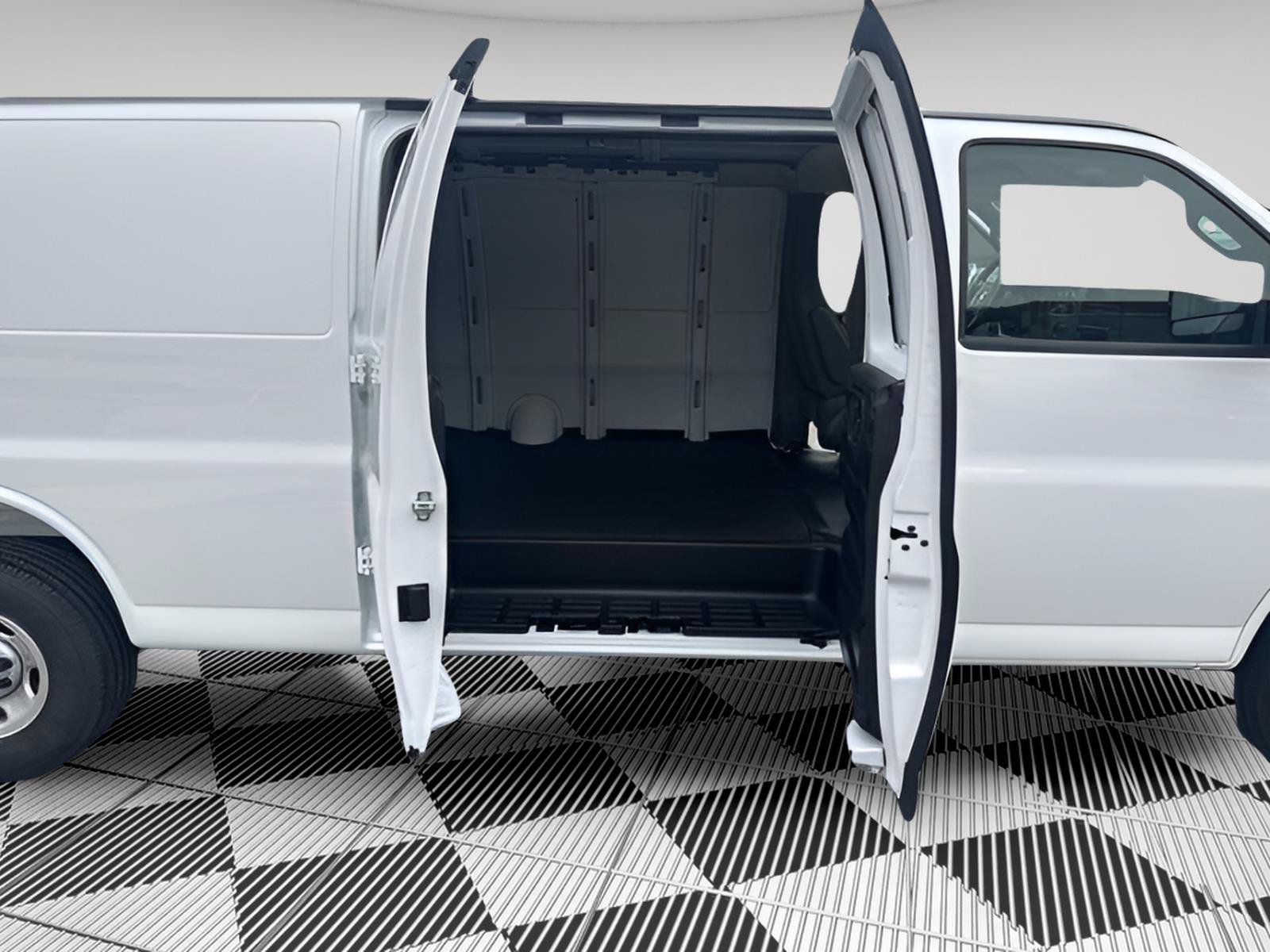 New 2026 Chevrolet Express 2500 Extended w/ Driver Convenience Package RWD image 15