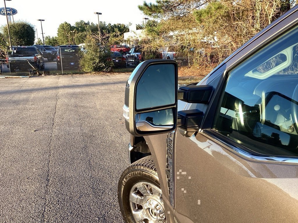 Used 2023 Ford F250 Lariat w/ Chrome Package image 24