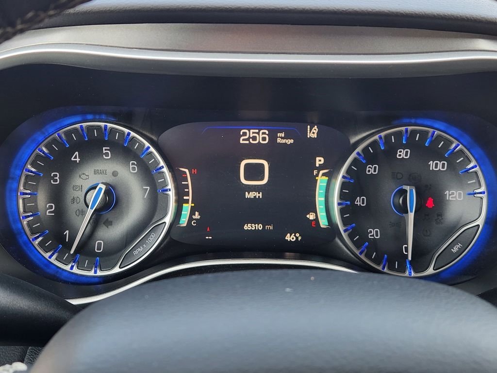 Used 2024 Chrysler Pacifica Touring-L FWD image 15