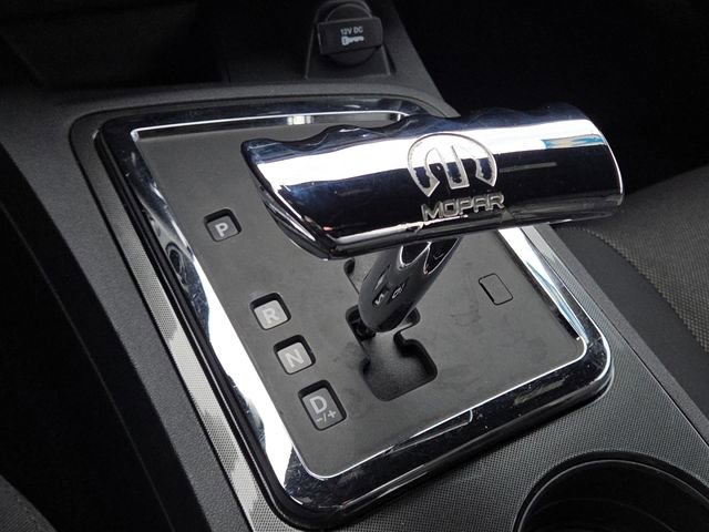 Used 2013 Dodge Challenger SXT image 31