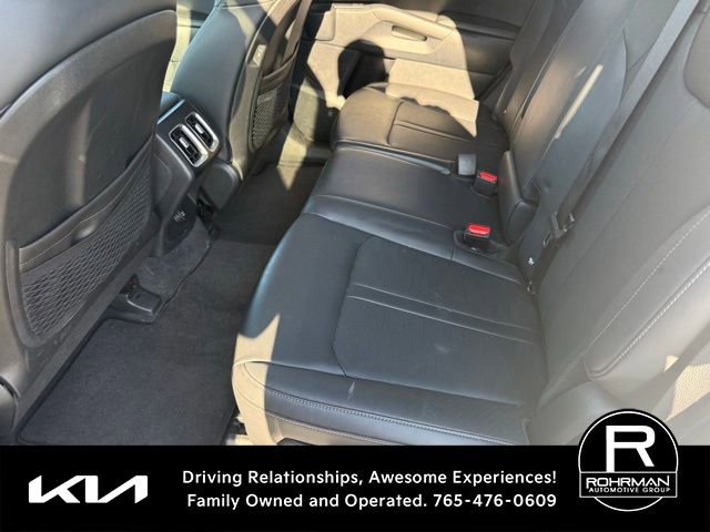 Used 2025 Kia Sorento S image 9