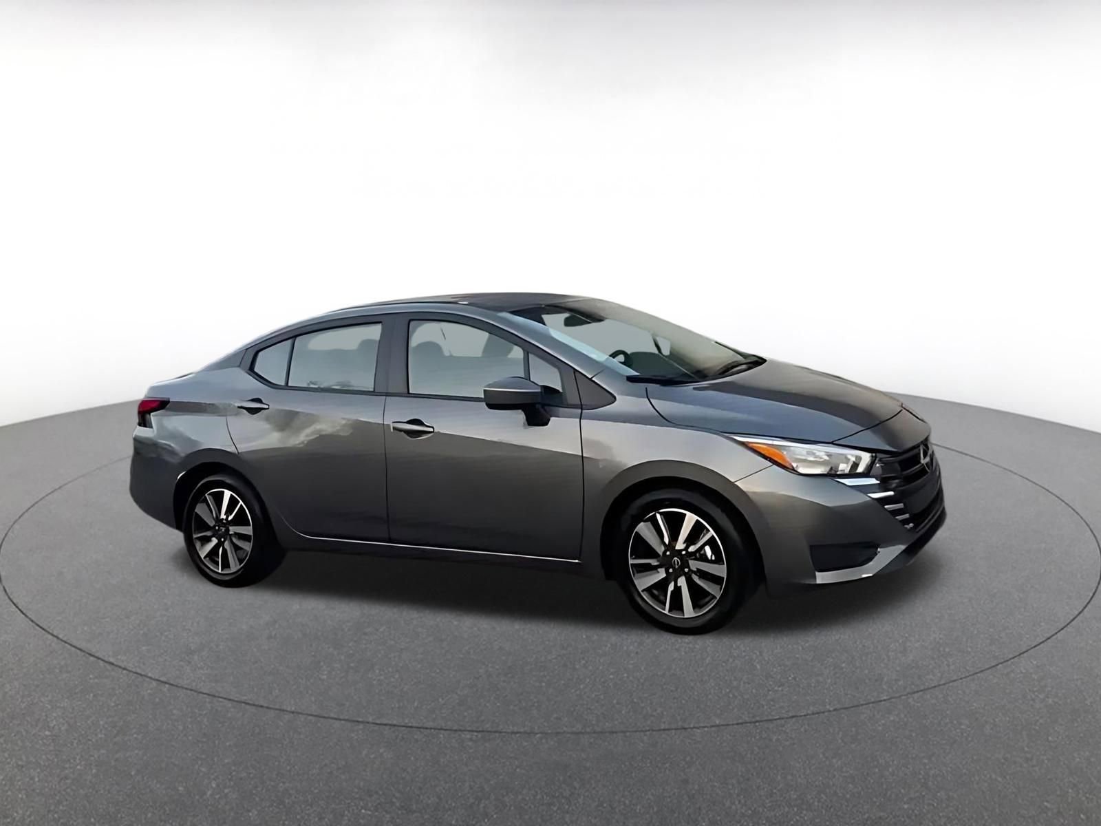 Used 2025 Nissan Versa SV image 2
