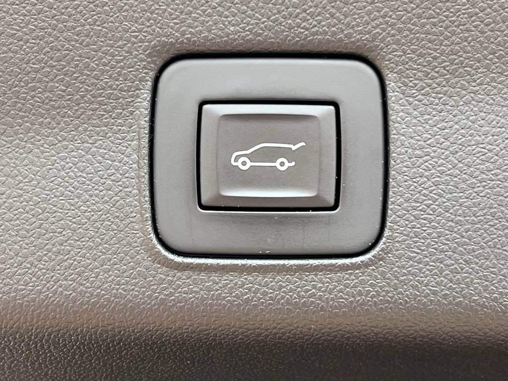 Used 2024 Chevrolet TrailBlazer RS w/ Convenience Package FWD image 36