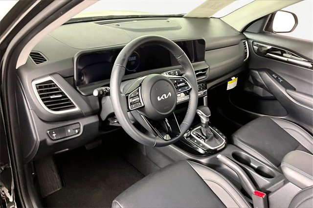 Certified 2026 Kia Seltos EX w/ EX Sunroof Package image 17