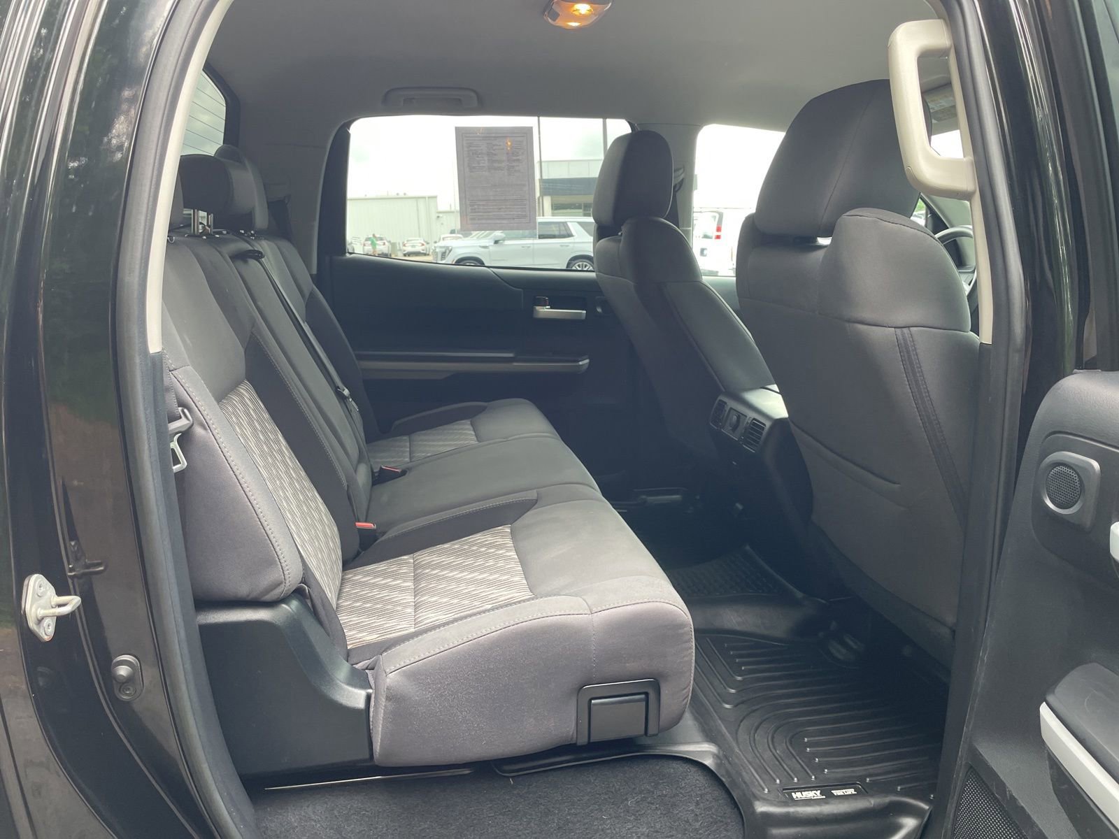Used 2021 Toyota Tundra SR5 w/ SR5 Upgrade Package AWD/4WD image 28