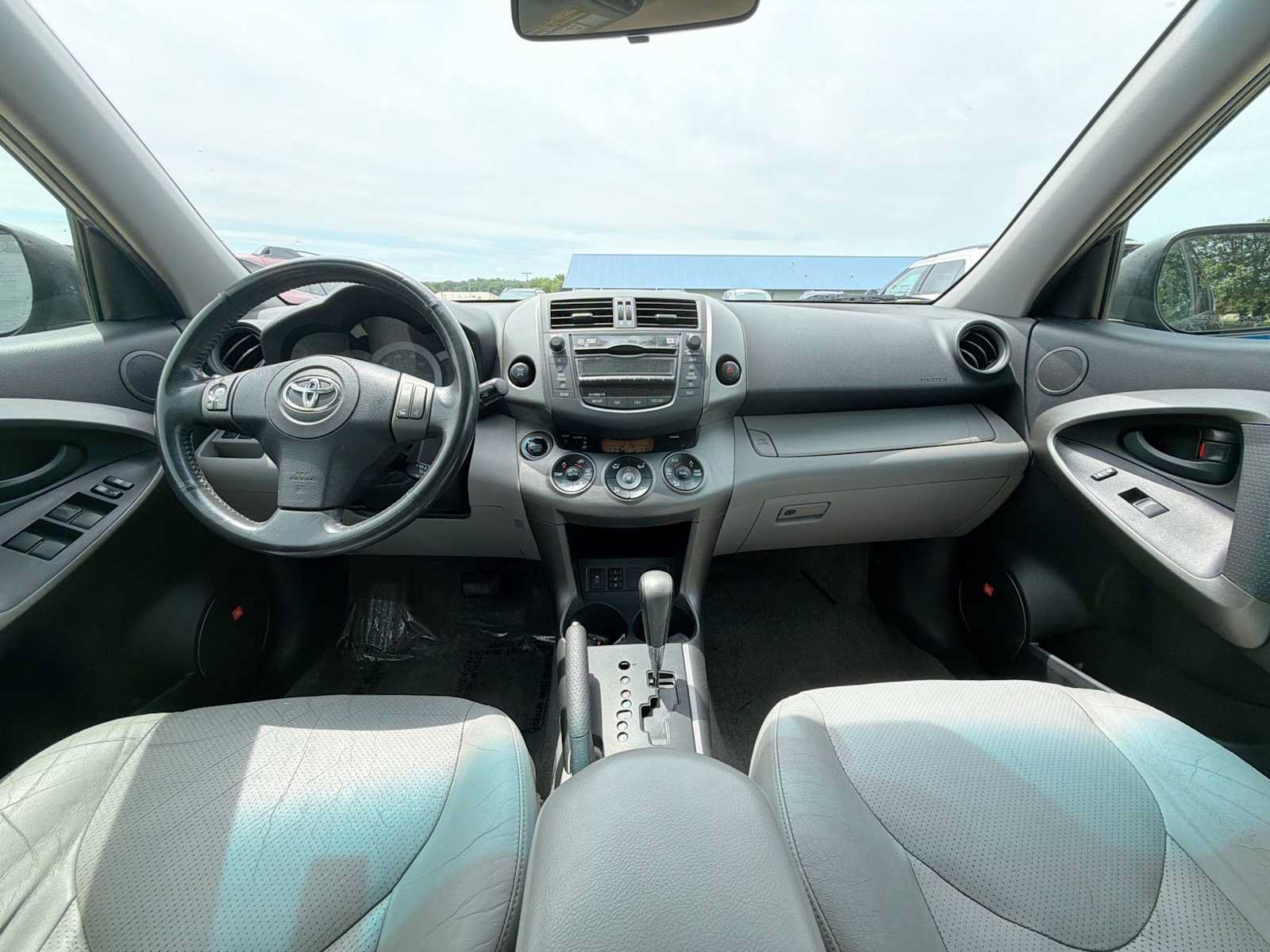 Used 2010 Toyota RAV4 Limited AWD/4WD image 12