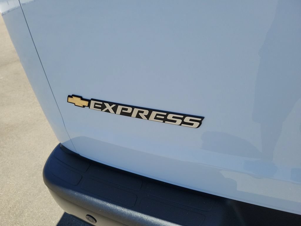 New 2026 Chevrolet Express 2500 w/ Driver Convenience Package RWD image 21