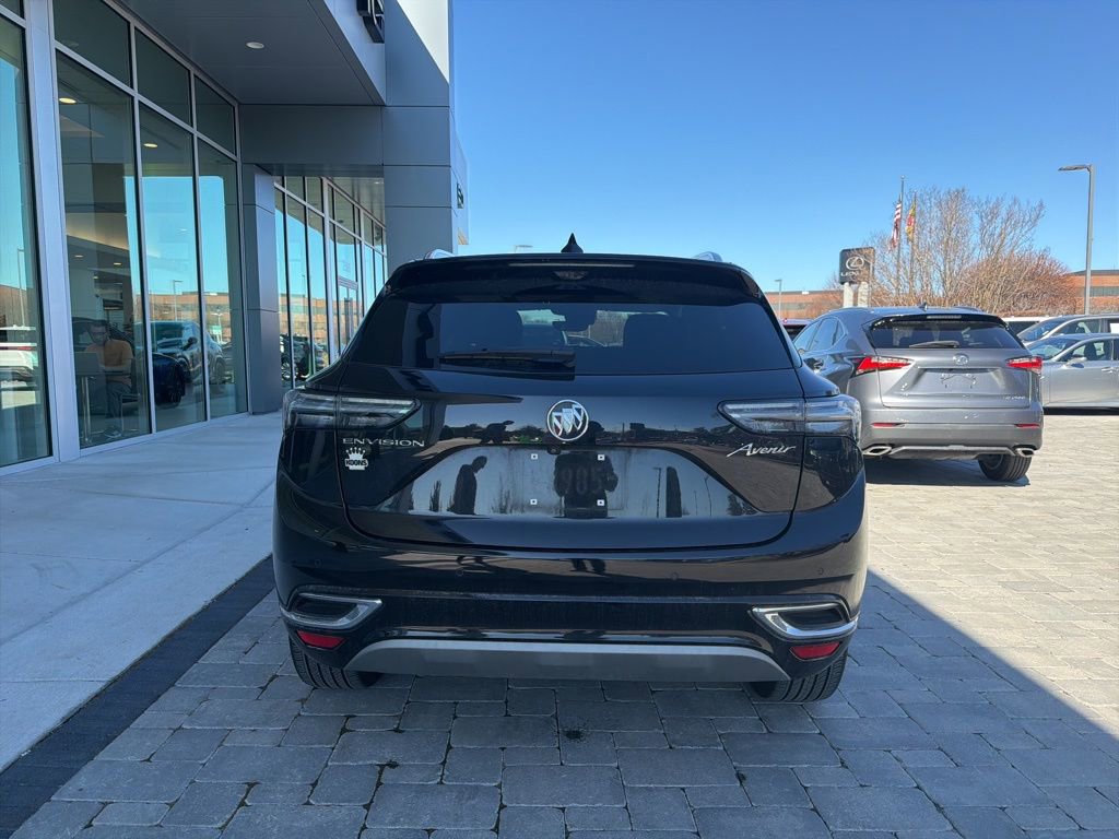 Used 2022 Buick Envision Avenir w/ Technology Package II image 8