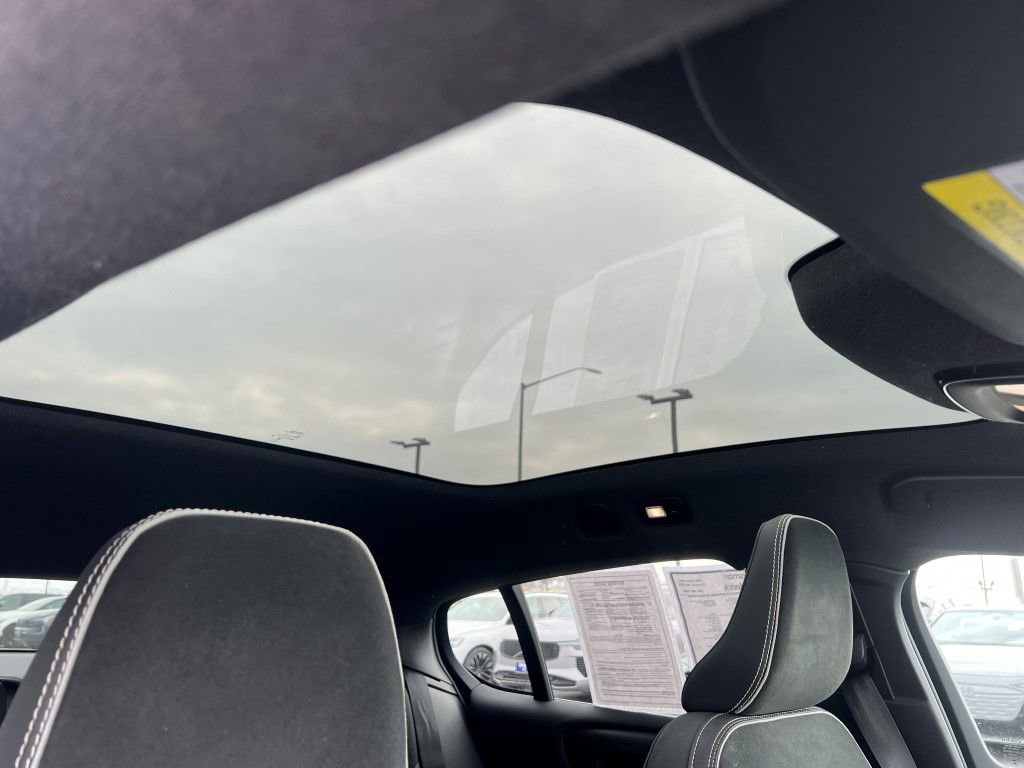 Certified 2023 Volvo C40 P8 Recharge Ultimate image 15