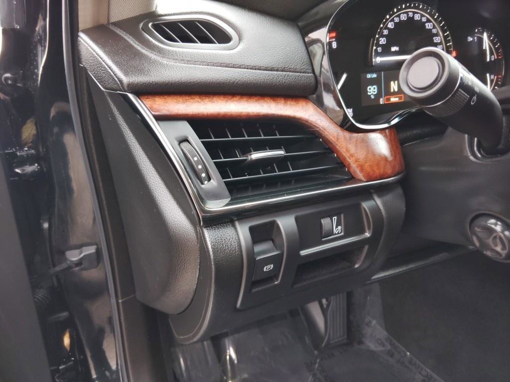 Used 2018 Cadillac CTS Luxury image 16