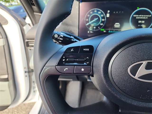 New 2025 Hyundai Elantra Limited image 27