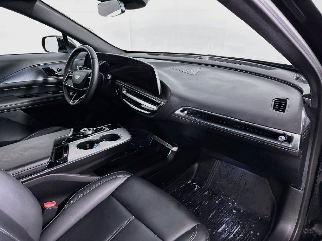 Used 2024 Cadillac Lyriq Tech AWD/4WD image 30