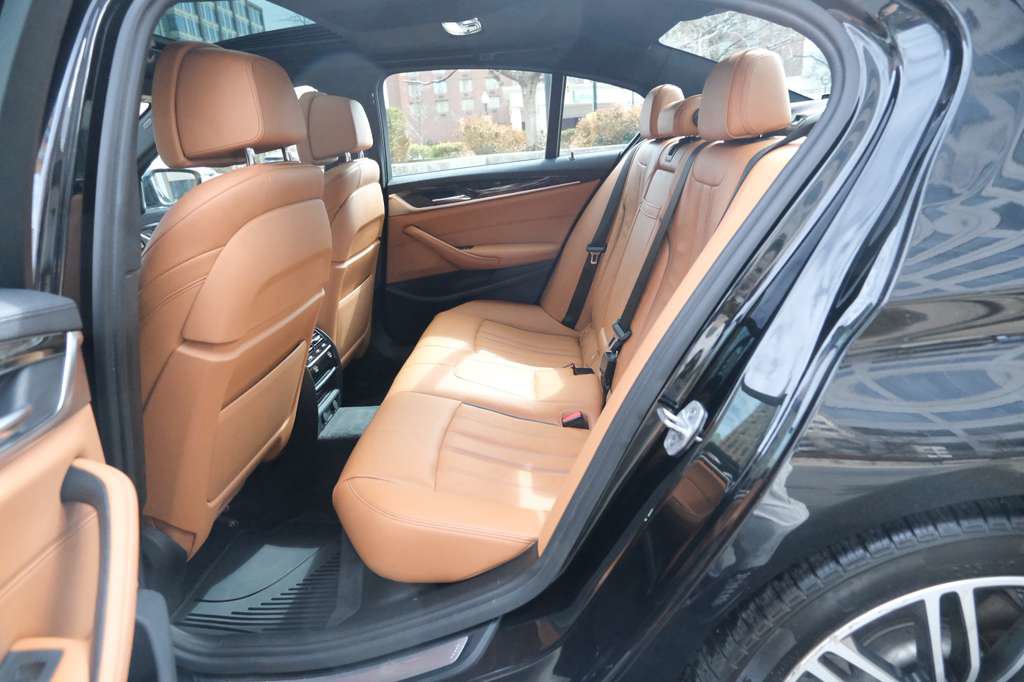 Used 2017 BMW 540i xDrive AWD/4WD image 23