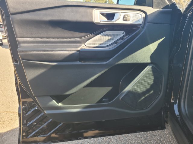 Certified 2020 Ford Explorer ST w/ Premium Technology Package AWD/4WD image 16