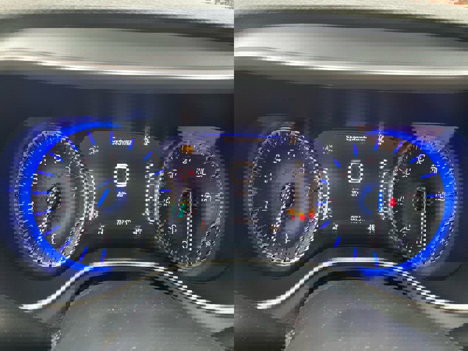 Used 2021 Chrysler Pacifica Touring-L w/ Premium & Safety Sphere Group image 12