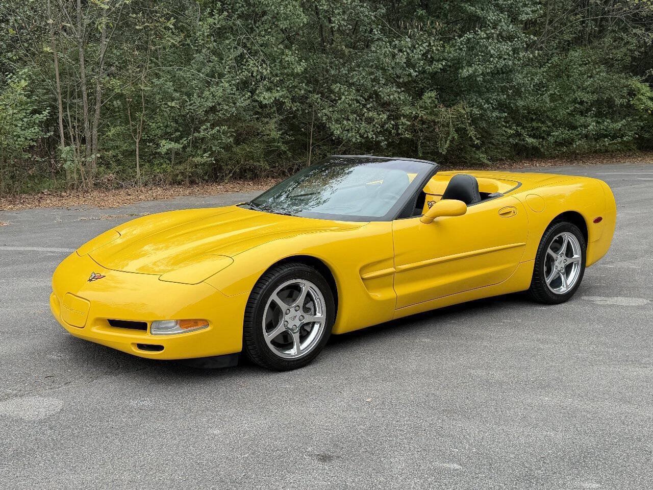 Used 2002 Chevrolet Corvette Convertible w/ Preferred Equipment Group2 RWD image 1