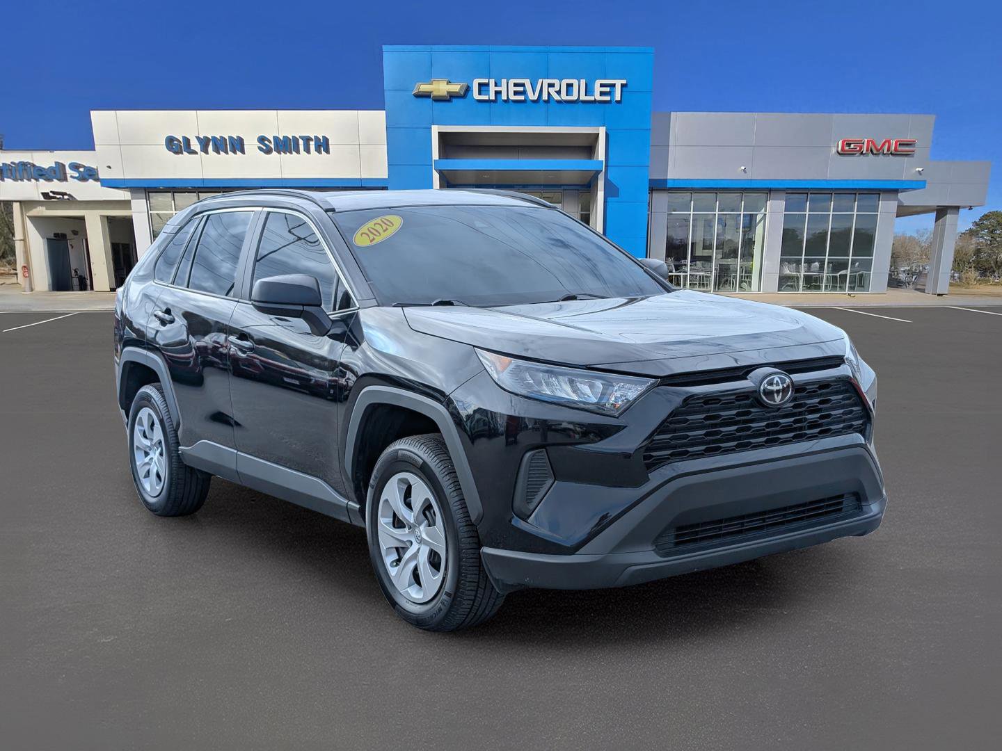 Used 2020 Toyota RAV4 LE image 3