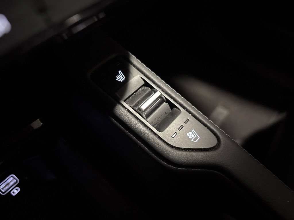 Used 2022 Kia Telluride EX AWD/4WD image 22