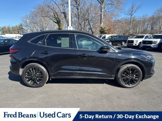 Certified 2023 Ford Escape ST-Line Elite AWD/4WD image 9