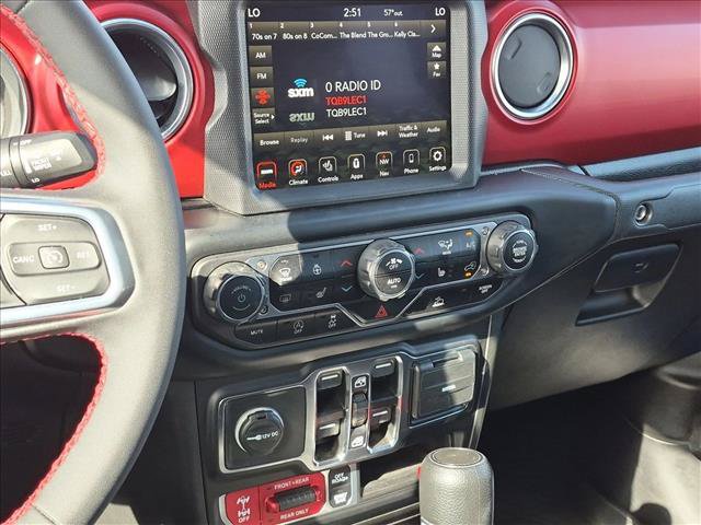 Used 2023 Jeep Gladiator Rubicon w/ Cold Weather Group AWD/4WD image 15