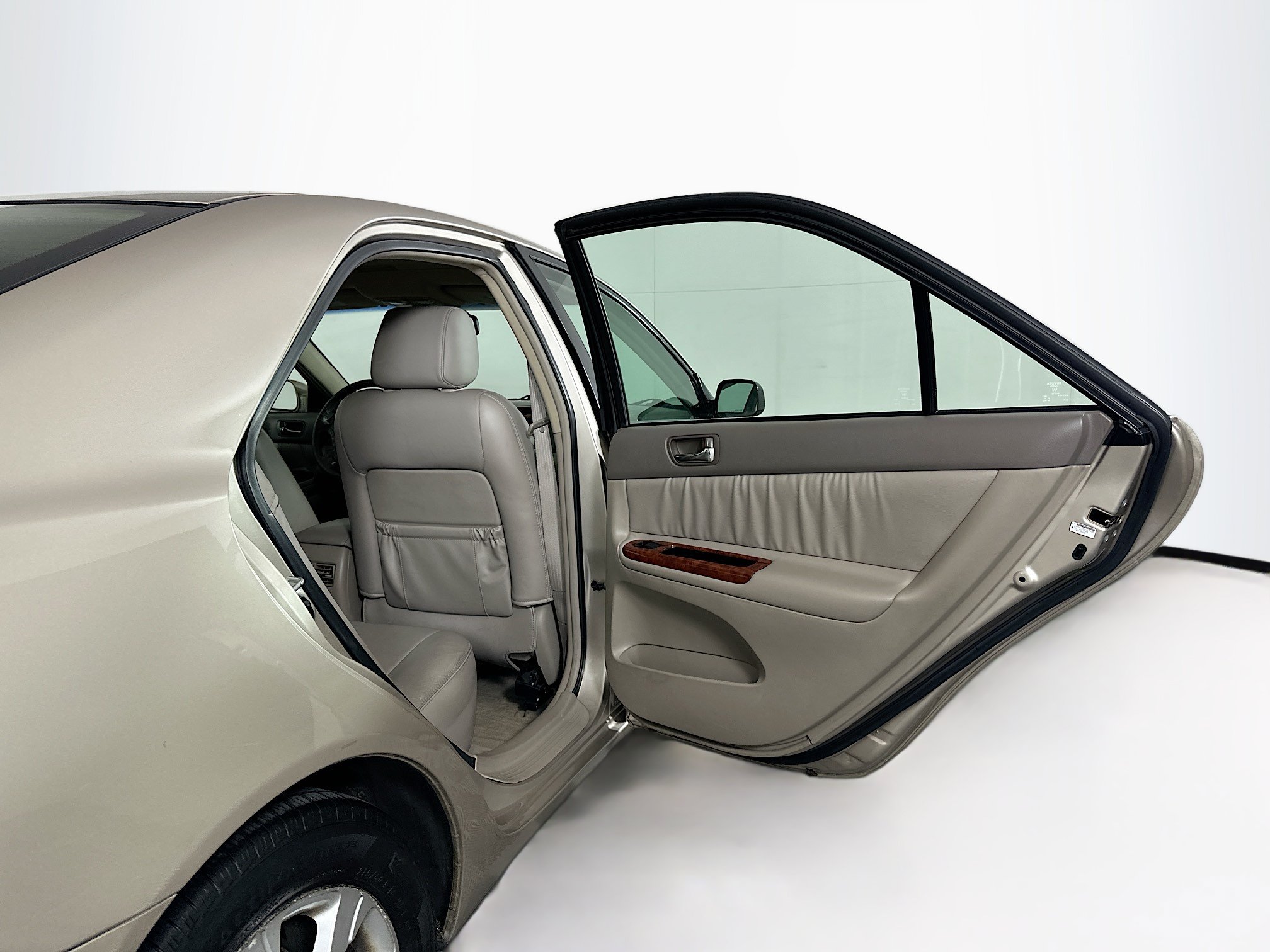 Used 2006 Toyota Camry XLE FWD image 27