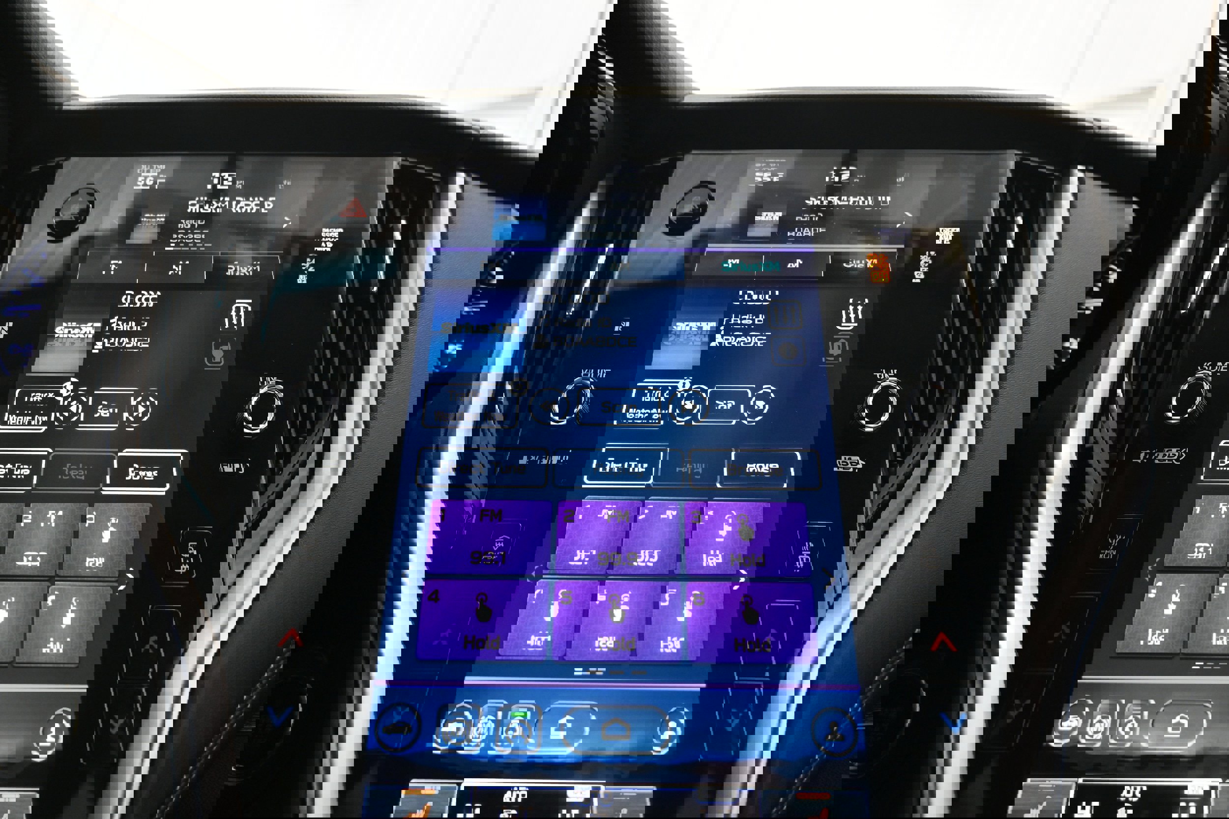 Used 2020 Subaru Outback Premium image 14