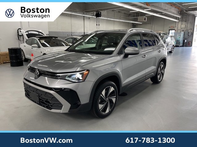 Used 2025 Volkswagen Taos SE w/ Panoramic Sunroof Package image 1