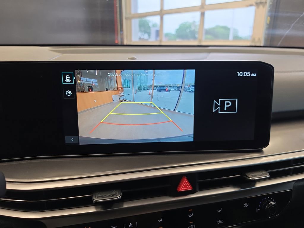 Certified 2025 Kia Sorento LX FWD image 26