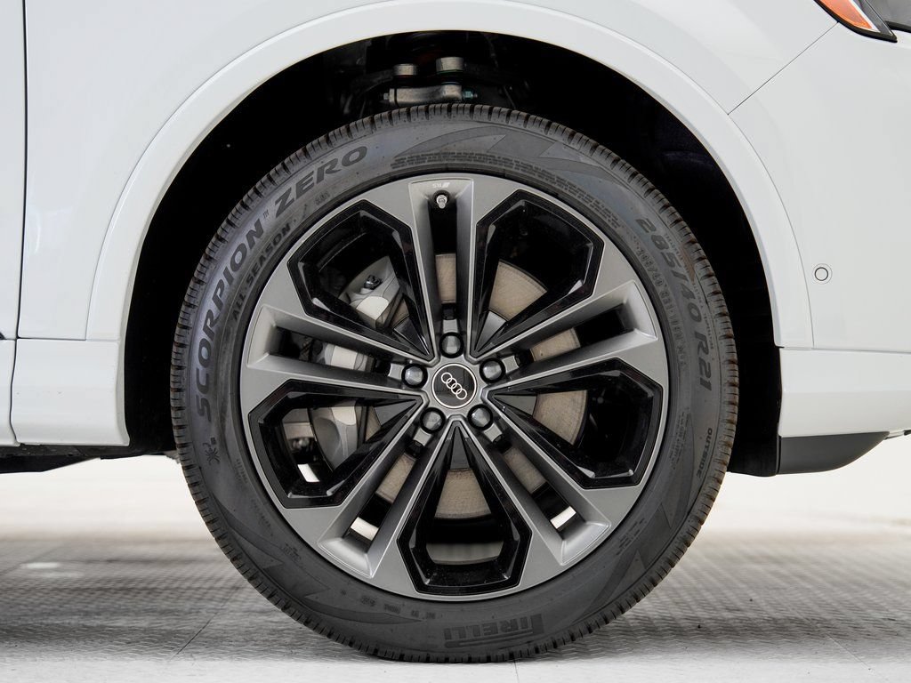 Certified 2025 Audi Q7 3.0T Premium Plus w/ Premium Plus Package AWD/4WD image 30