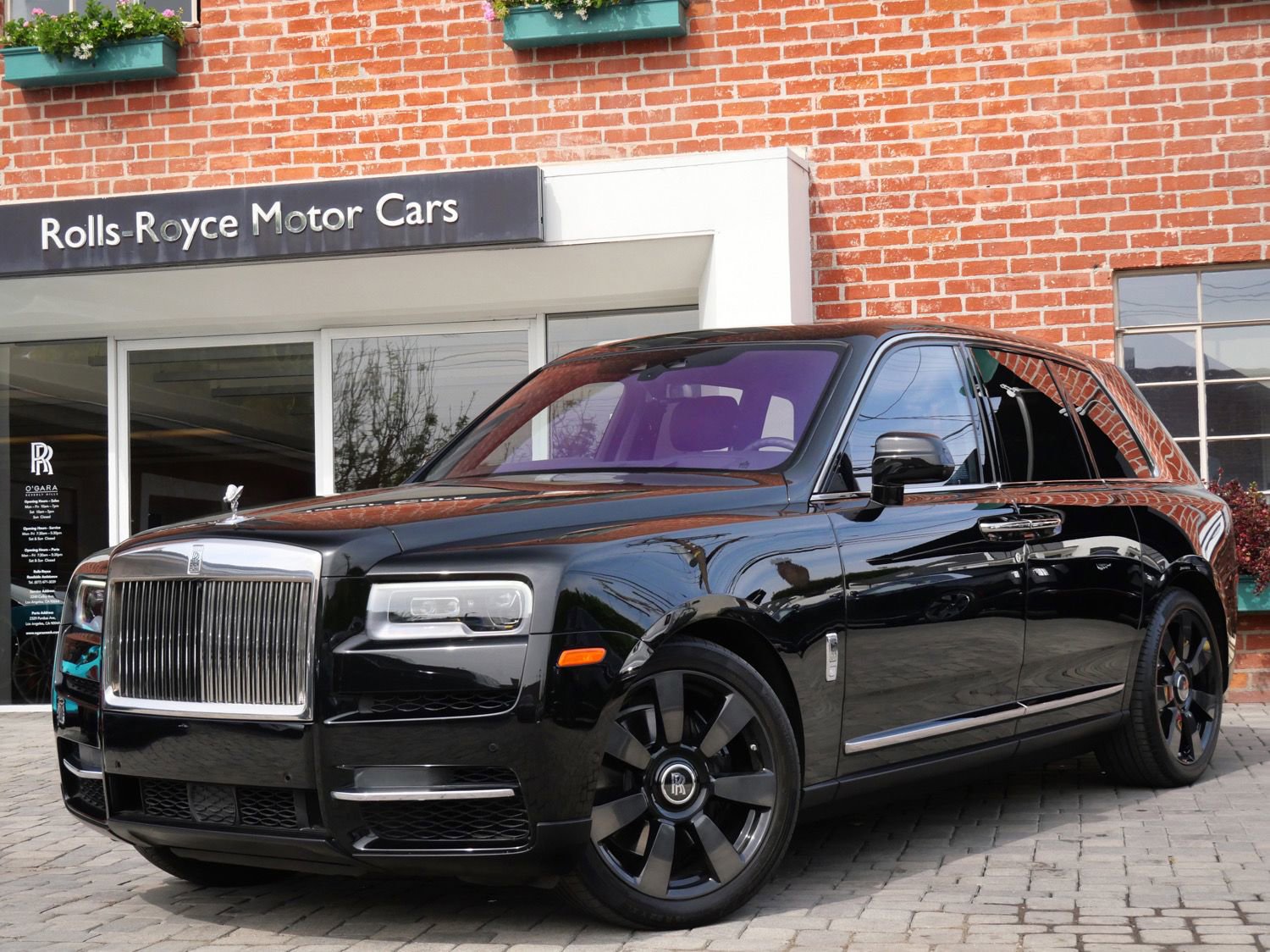 Used 2021 Rolls-Royce Cullinan image 1