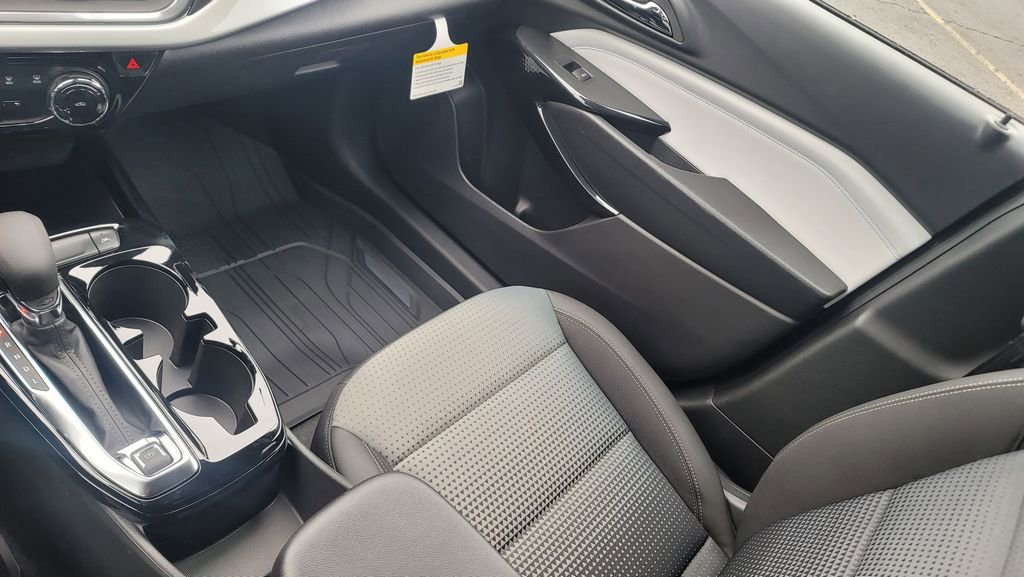 New 2026 Chevrolet Trax LT FWD image 23