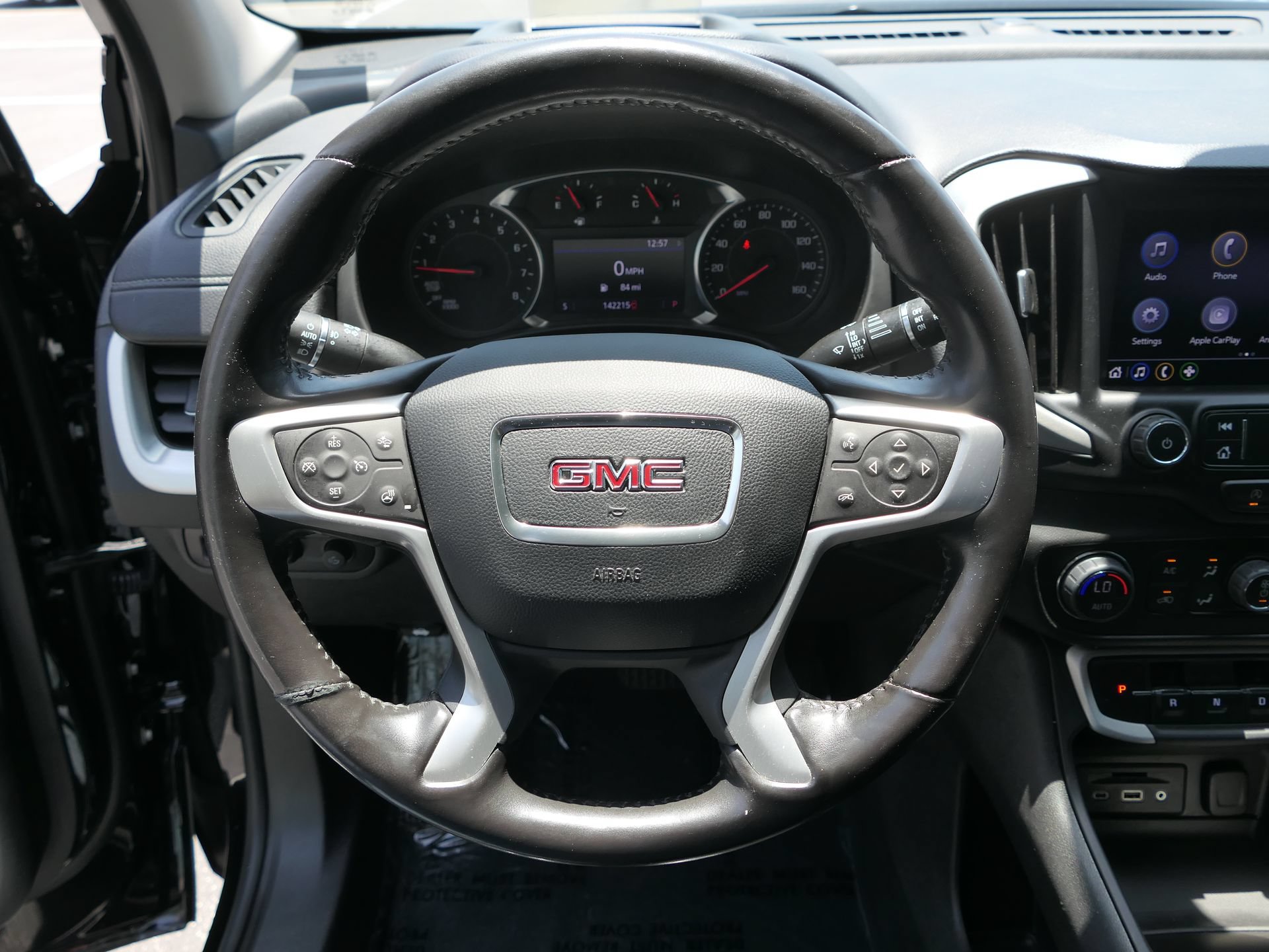 Used 2022 GMC Terrain SLT w/ Tech Package FWD image 18