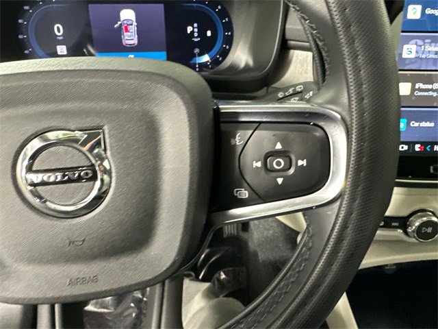 Used 2025 Volvo XC40 B5 Plus w/ Climate Package image 27