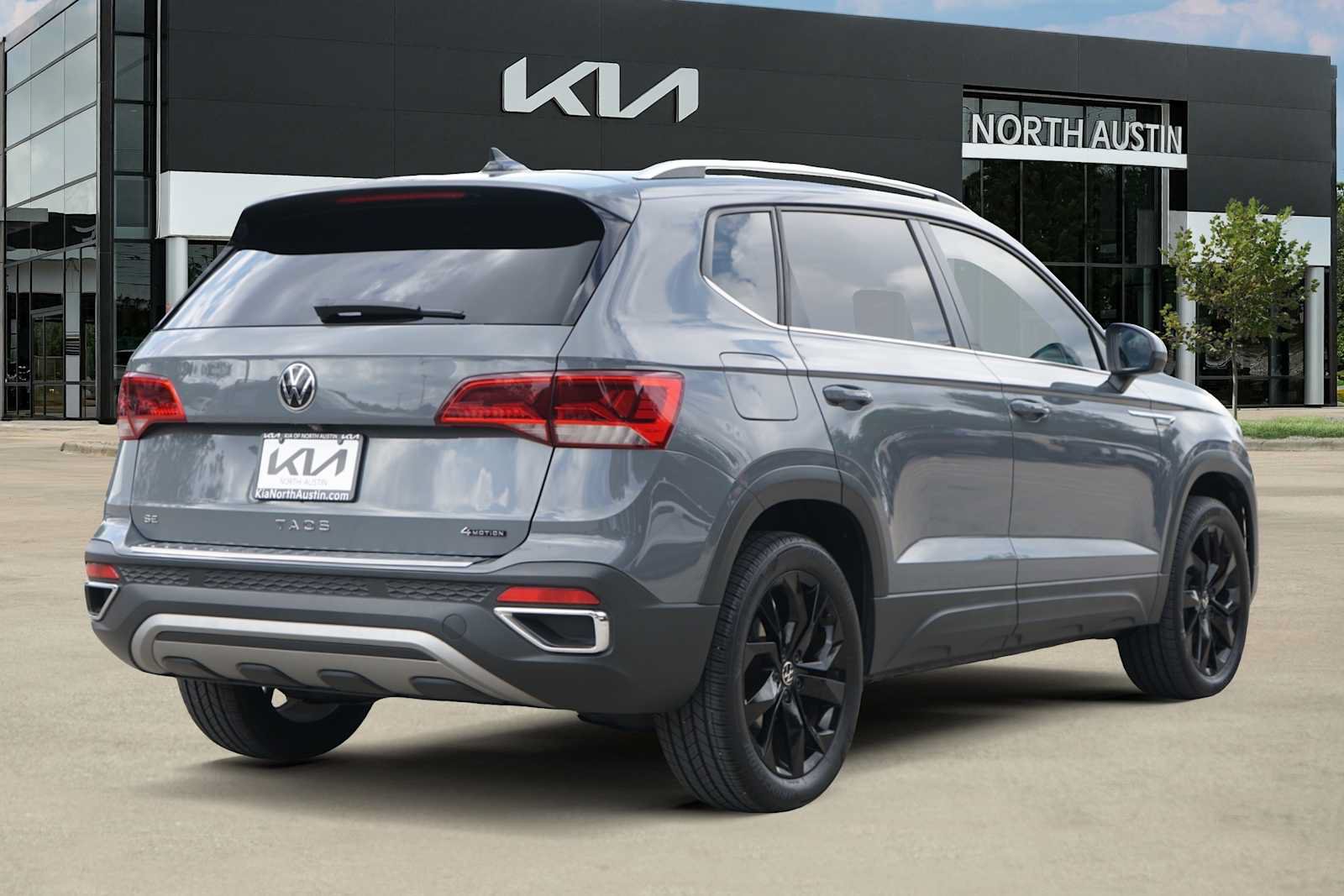 Used 2022 Volkswagen Taos SE FWD image 5