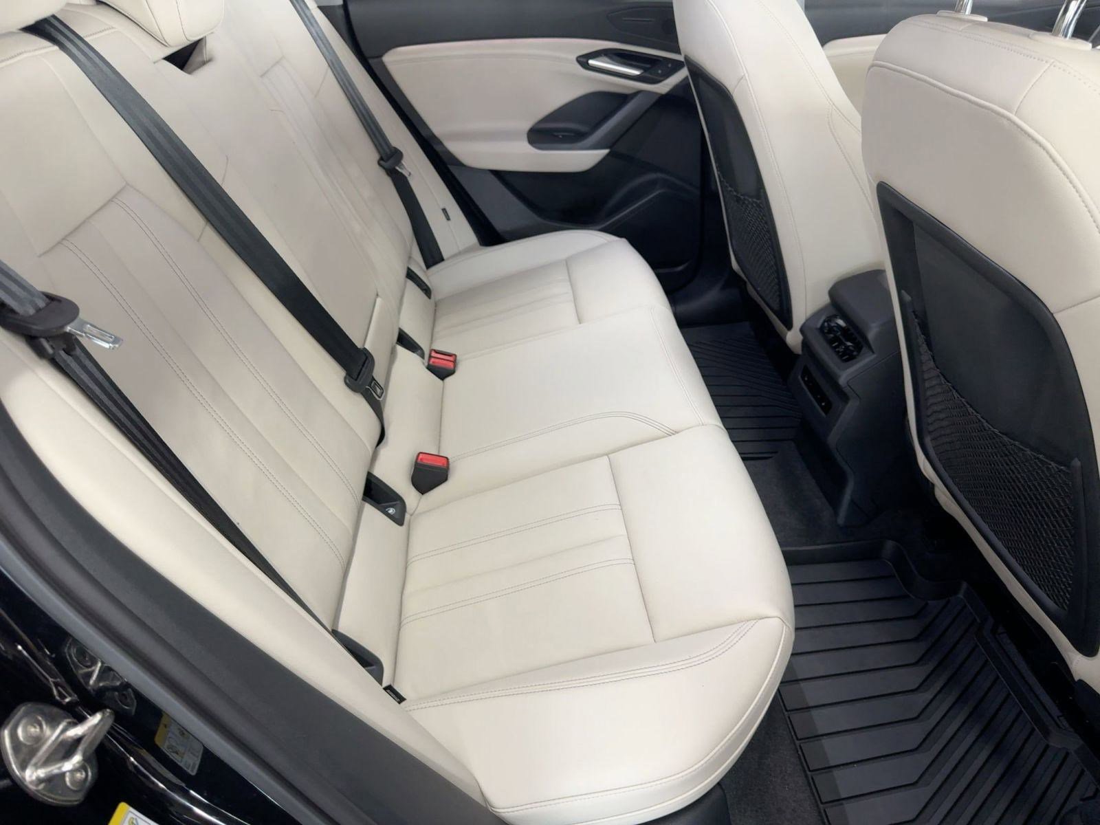 Used 2025 Audi Q6 e-tron Premium w/ Convenience Package image 29