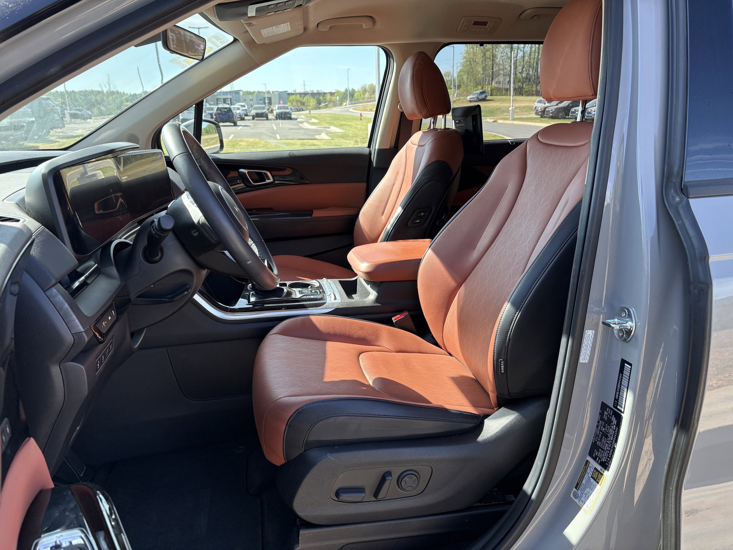 Used 2024 Kia Carnival SX FWD image 27