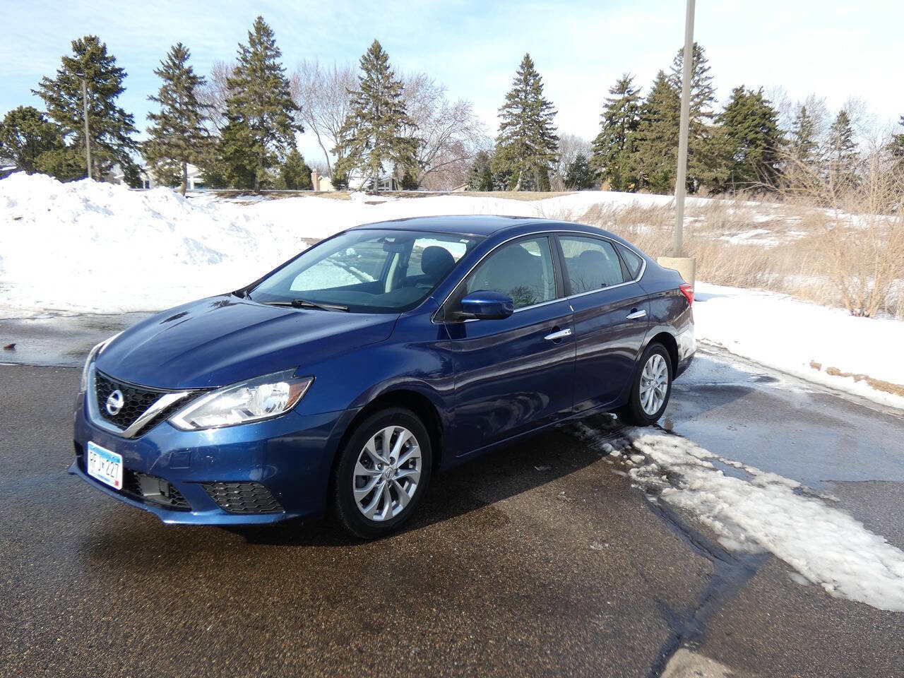Used 2019 Nissan Sentra SV image 3