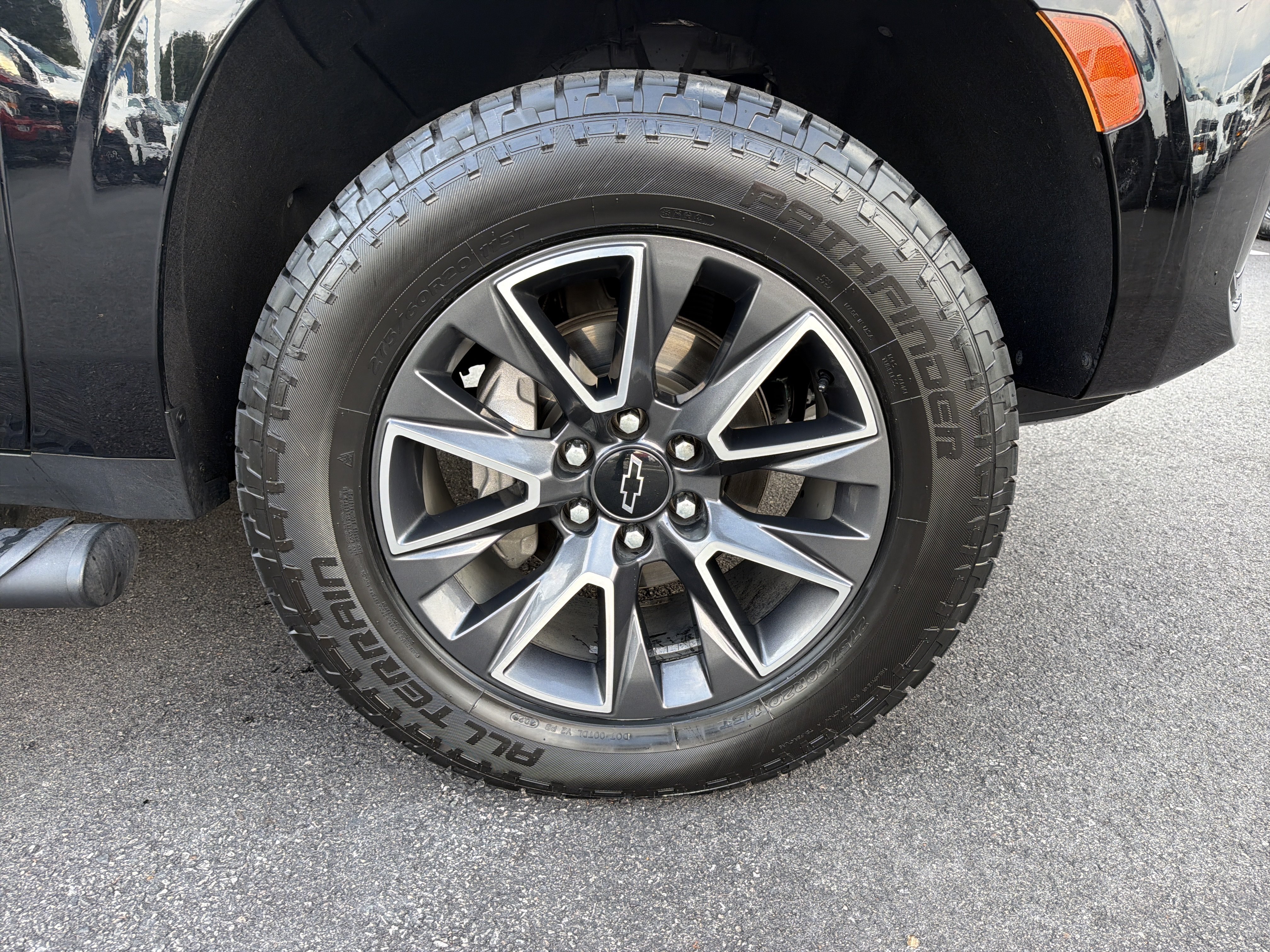 Used 2021 Chevrolet Tahoe Z71 w/ Z71 Off-Road Package AWD/4WD image 13