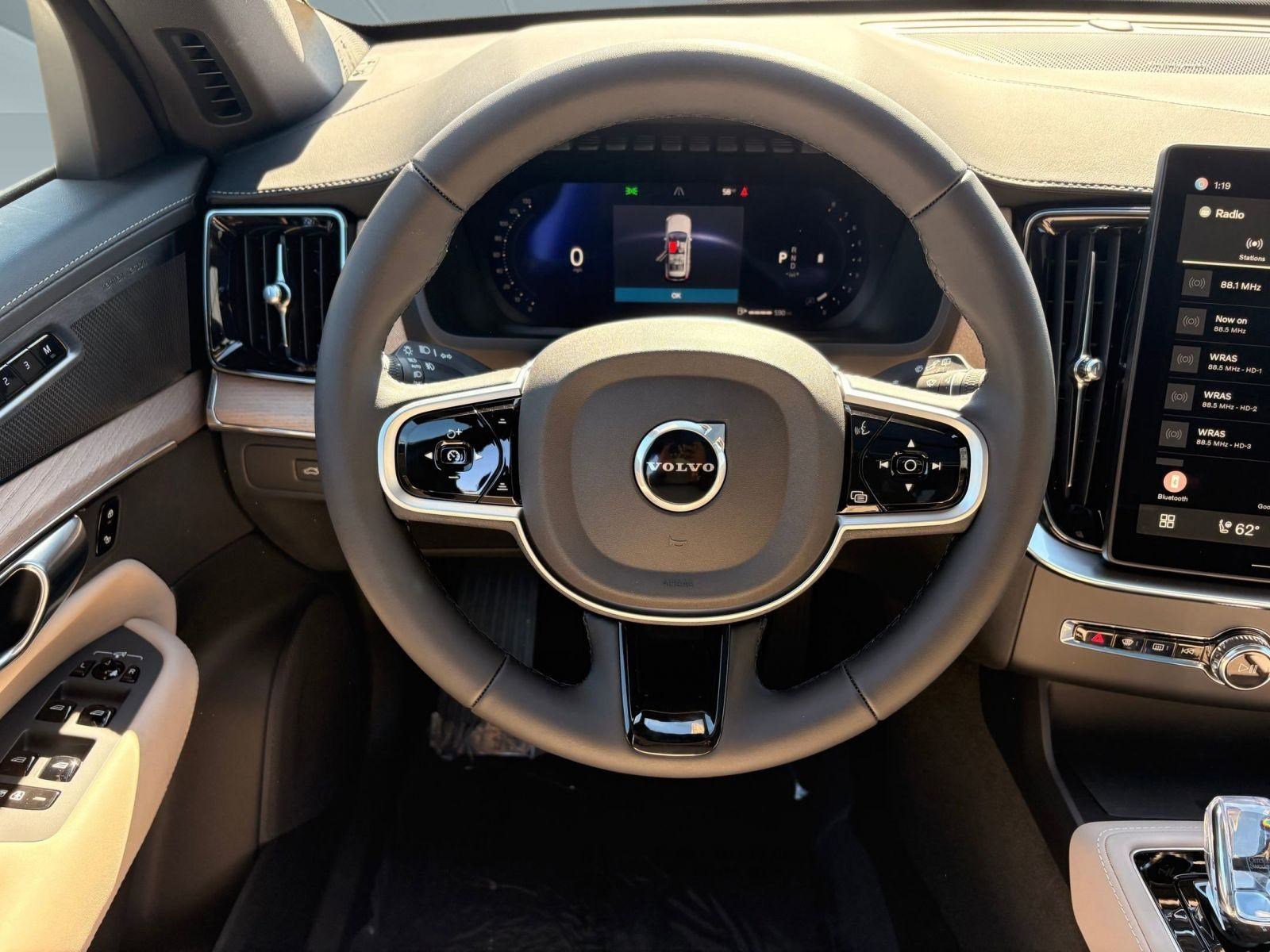 New 2026 Volvo XC90 B6 Plus w/ Protection Package Premier image 15