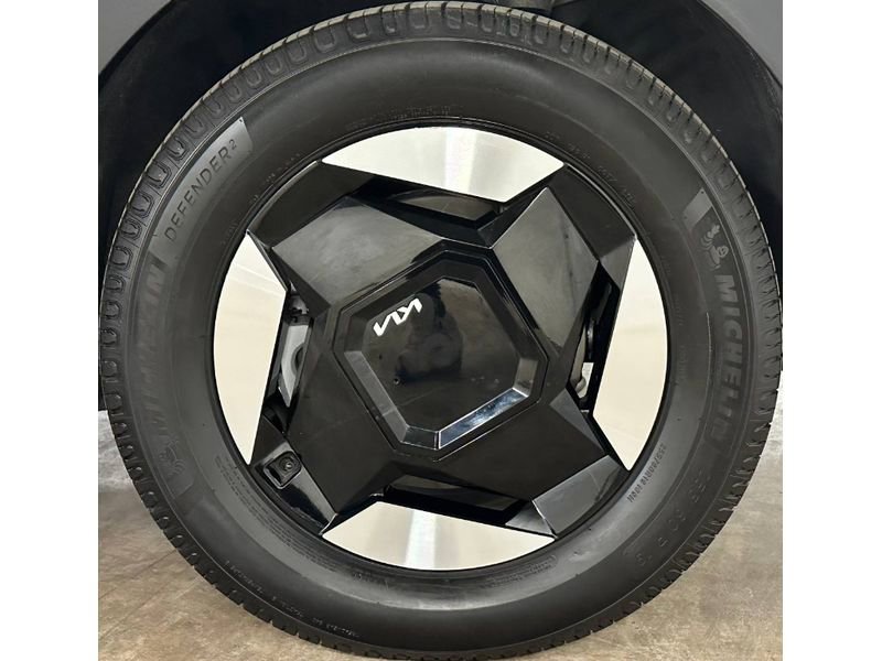 Used 2024 Kia EV9 Light Long Range RWD image 11