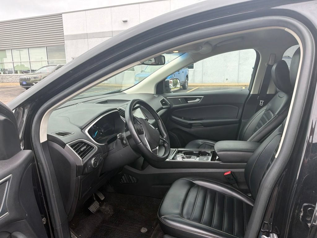 Used 2020 Ford Edge SEL w/ Convenience Package AWD/4WD image 16